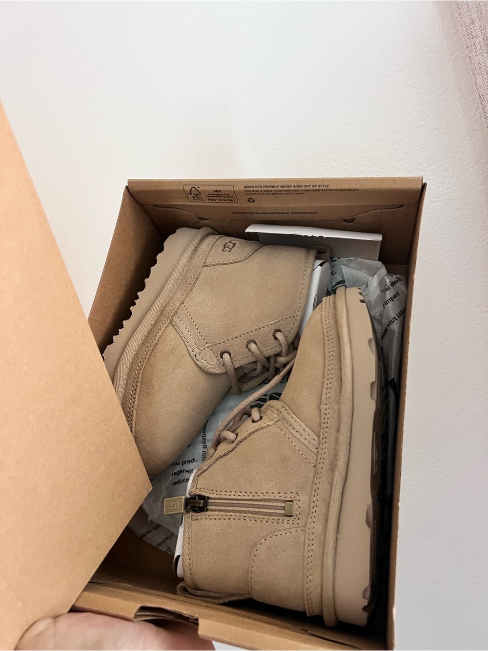 UGG